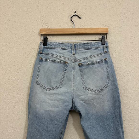 ABERCROMBIE & FITCH High Rise Mom Jeans Distressed Chewed Hem - Picture 6 of 12